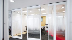 定制办公室玻璃隔断是未来主流
