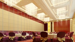 从技术上为宴会厅配备酒店活动隔断墙，就可实现餐饮空间多样化